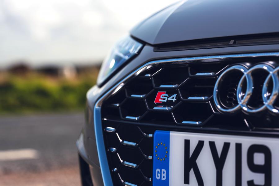 Детали экстерьера Audi S4 Avant TDI (B9) 2019 года  (UK) (фото 30 из 40)